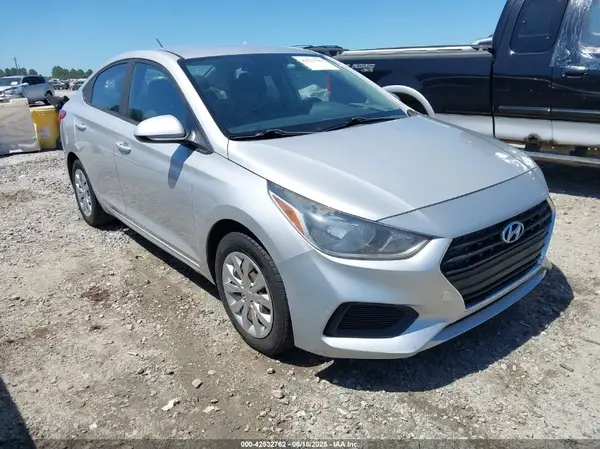 3KPC24A37KE050704 2019 HYUNDAI ACCENT - Image 1