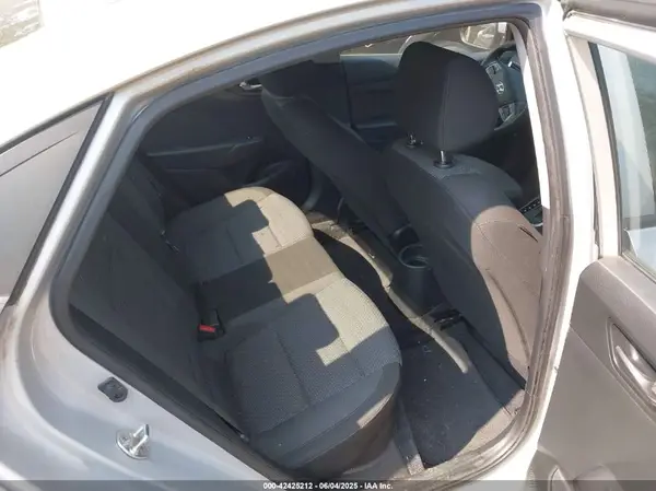 3KPC24A37KE064795 2019 HYUNDAI ACCENT - Image 8