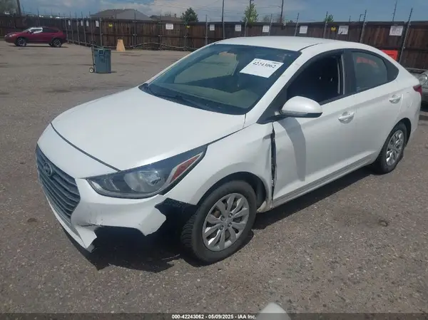 3KPC24A37KE064991 2019 HYUNDAI ACCENT - Image 2