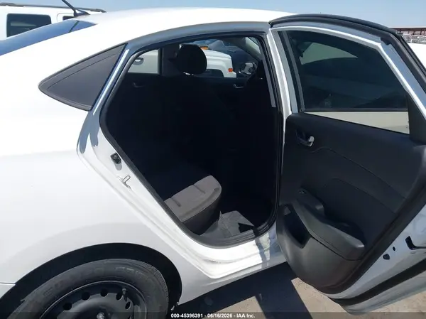 3KPC24A37KE074274 2019 HYUNDAI ACCENT - Image 8