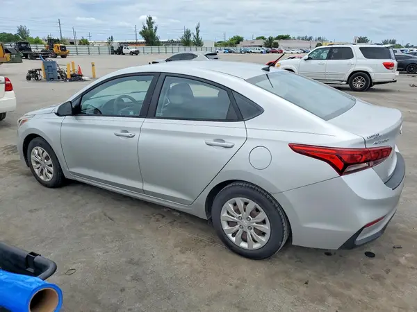 3KPC24A38JE008685 2018 HYUNDAI ACCENT - Image 2