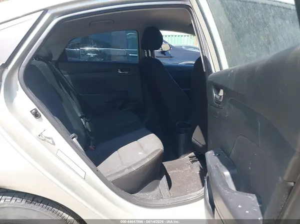 3KPC24A38JE013594 2018 HYUNDAI ACCENT - Image 8