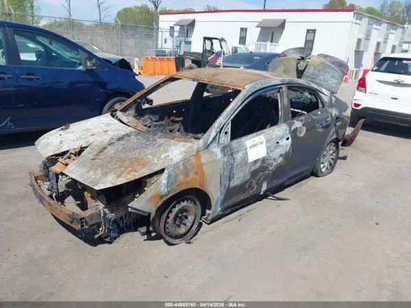 3KPC24A38JE016902 2018 HYUNDAI ACCENT - Image 2