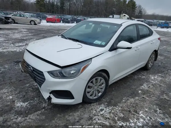 3KPC24A38JE017547 2018 HYUNDAI ACCENT - Image 2