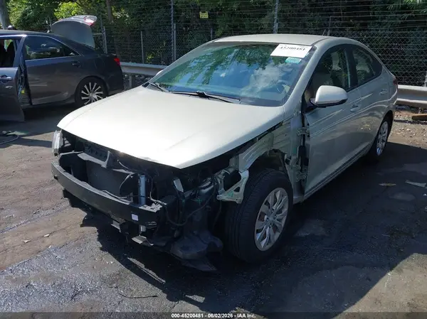 3KPC24A38JE018570 2018 HYUNDAI ACCENT - Image 2