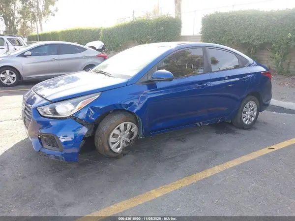 3KPC24A38JE018651 2018 HYUNDAI ACCENT - Image 2