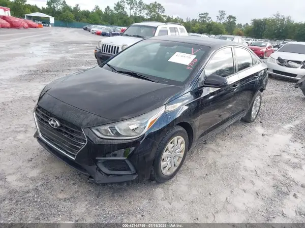 3KPC24A38JE020125 2018 HYUNDAI ACCENT - Image 2