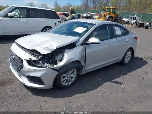 3KPC24A38JE022294 2018 HYUNDAI ACCENT - Image 2