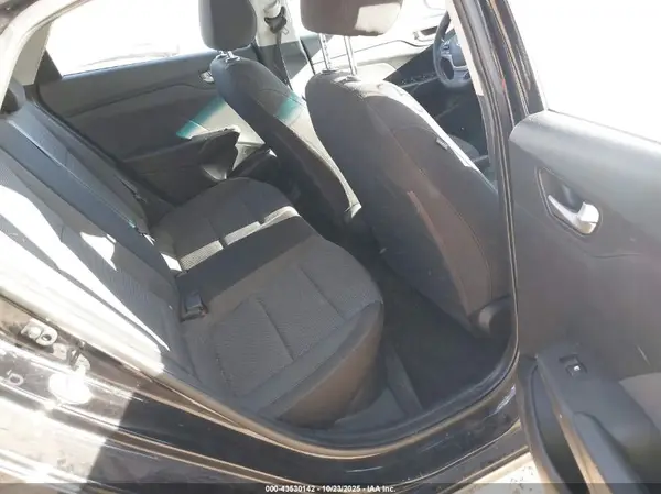 3KPC24A38JE022313 2018 HYUNDAI ACCENT - Image 8
