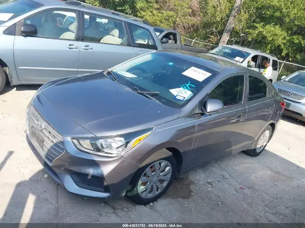 3KPC24A38JE022439 2018 HYUNDAI ACCENT - Image 2