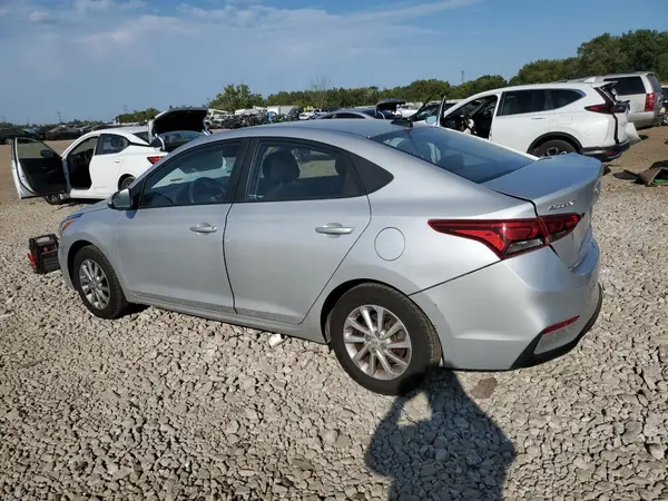3KPC24A38JE023381 2018 HYUNDAI ACCENT - Image 2