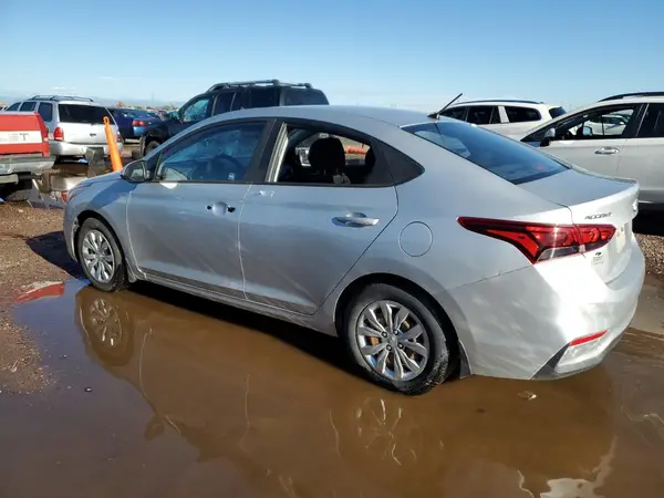 3KPC24A38JE025552 2018 HYUNDAI ACCENT - Image 2