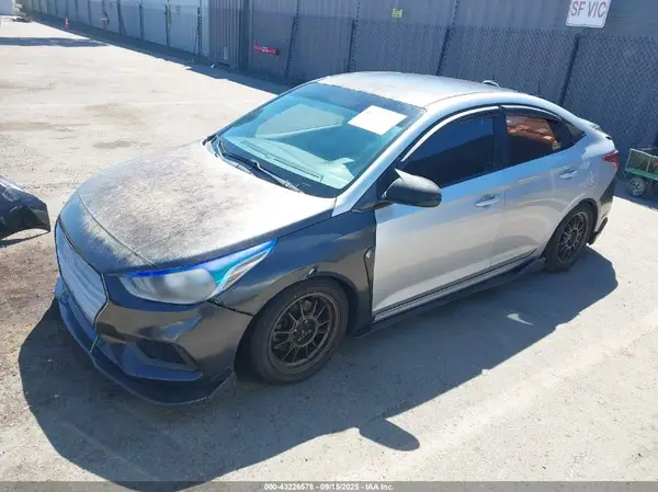3KPC24A38JE026023 2018 HYUNDAI ACCENT - Image 2