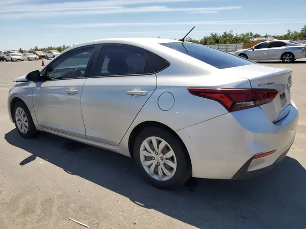 3KPC24A38JE029147 2018 HYUNDAI ACCENT - Image 2