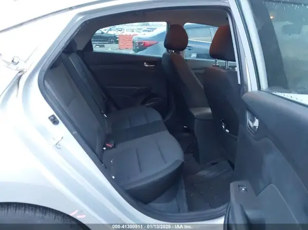 3KPC24A38JE030783 2018 HYUNDAI ACCENT - Image 8