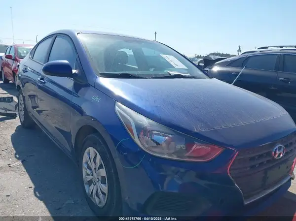 3KPC24A38JE033053 2018 HYUNDAI ACCENT - Image 1