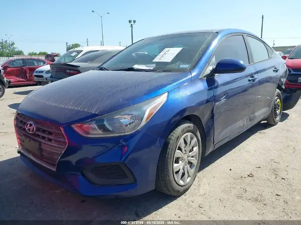 3KPC24A38JE033053 2018 HYUNDAI ACCENT - Image 2