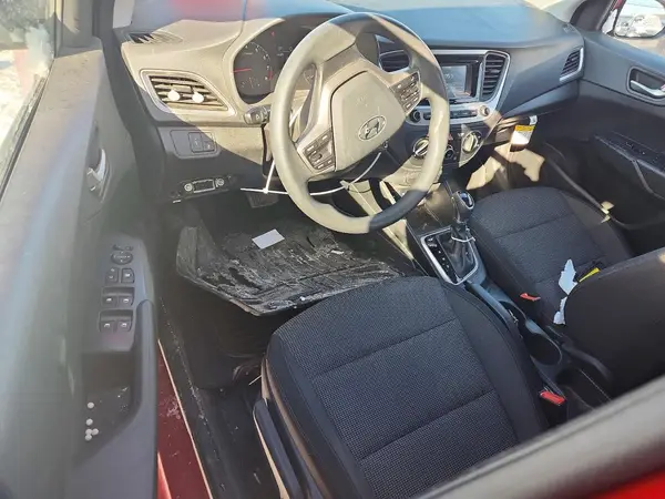 3KPC24A38JE033067 2018 HYUNDAI ACCENT - Image 8