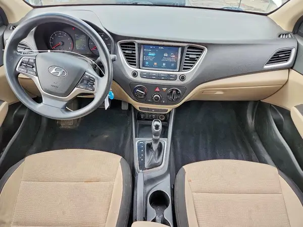 3KPC24A38JE033943 2018 HYUNDAI ACCENT - Image 8