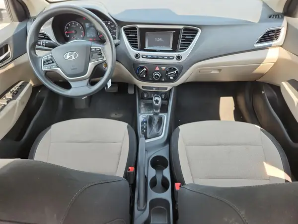 3KPC24A38KE051392 2019 HYUNDAI ACCENT - Image 8