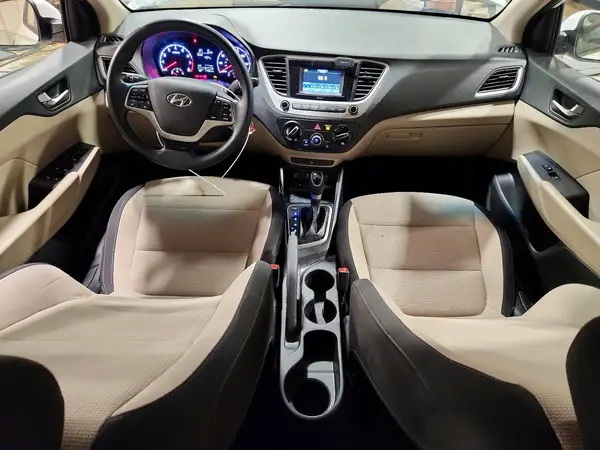 3KPC24A38KE053000 2019 HYUNDAI ACCENT - Image 8