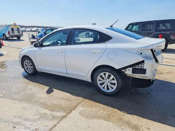 3KPC24A38KE080911 2019 HYUNDAI ACCENT - Image 2