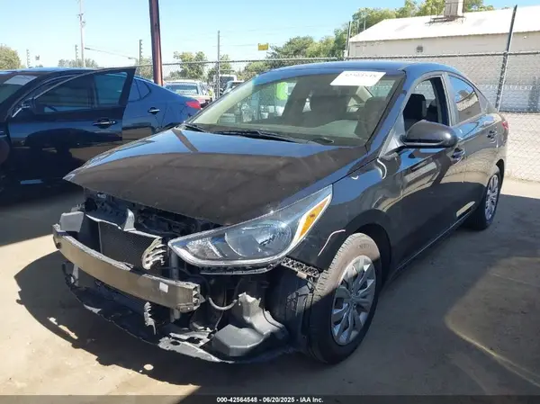 3KPC24A39JE012728 2018 HYUNDAI ACCENT - Image 2