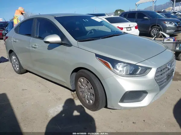 3KPC24A39JE014611 2018 HYUNDAI ACCENT - Image 1