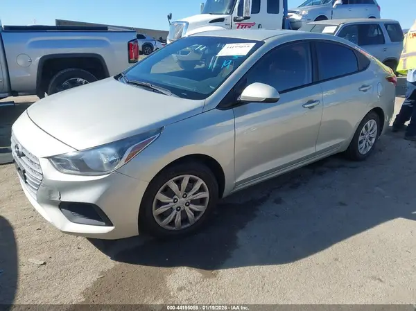 3KPC24A39JE014611 2018 HYUNDAI ACCENT - Image 2