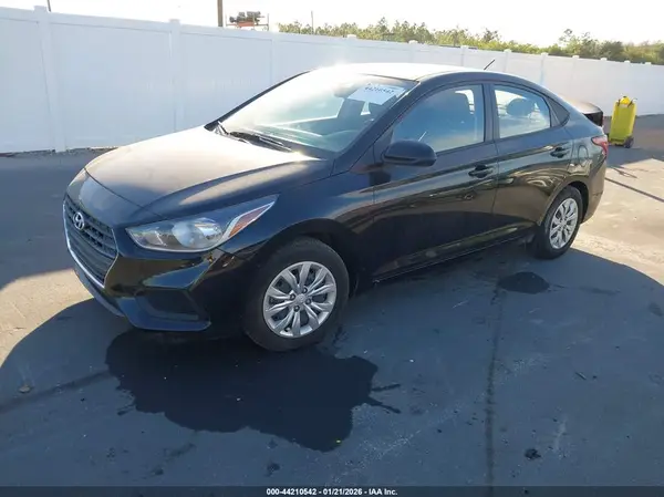 3KPC24A39JE022384 2018 HYUNDAI ACCENT - Image 2