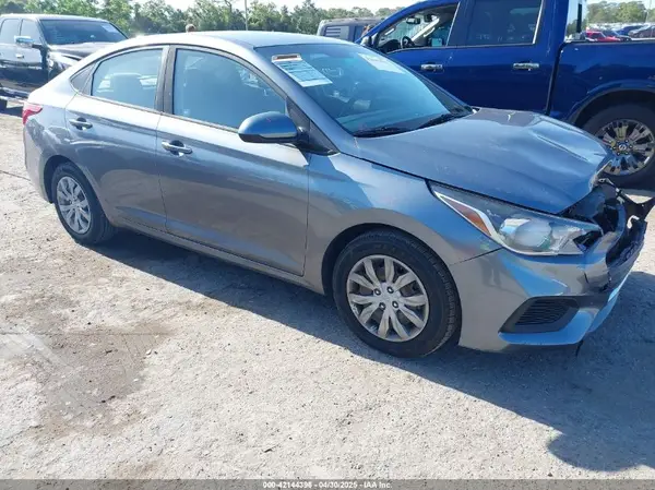 3KPC24A39JE025107 2018 HYUNDAI ACCENT - Image 1