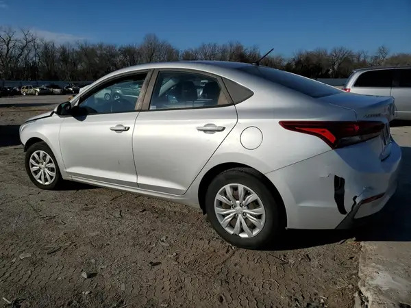 3KPC24A39JE025513 2018 HYUNDAI ACCENT - Image 2