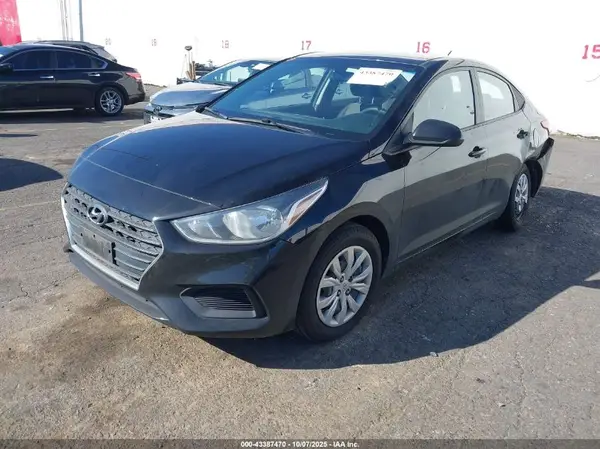 3KPC24A39JE026192 2018 HYUNDAI ACCENT - Image 2