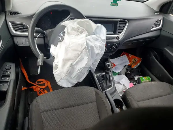 3KPC24A39JE028329 2018 HYUNDAI ACCENT - Image 8