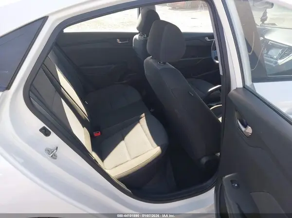 3KPC24A39JE028363 2018 HYUNDAI ACCENT - Image 8