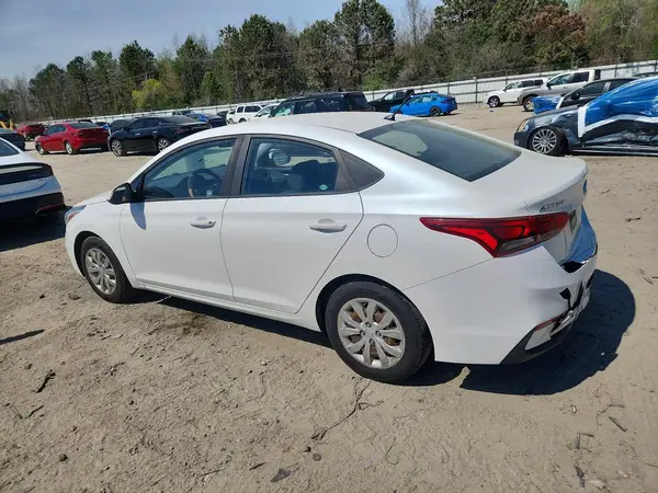 3KPC24A39JE028427 2018 HYUNDAI ACCENT - Image 2