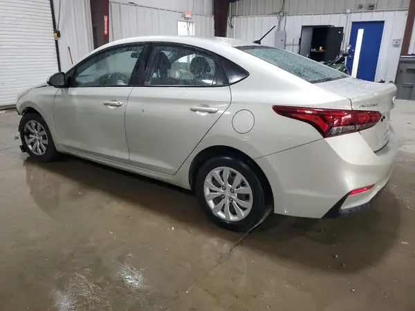 3KPC24A39JE032624 2018 HYUNDAI ACCENT - Image 2