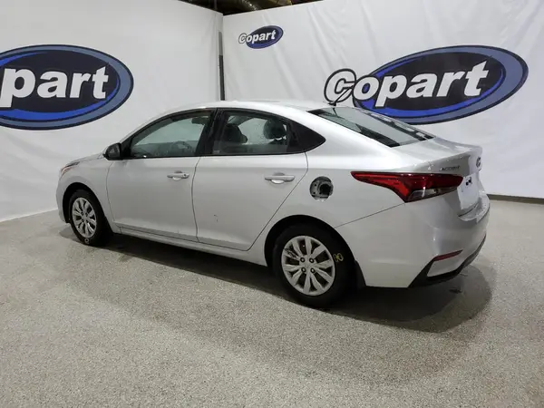 3KPC24A39JE033840 2018 HYUNDAI ACCENT - Image 2