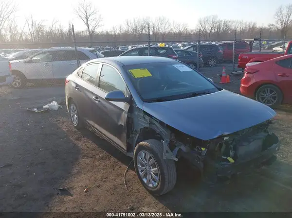 3KPC24A39JE034051 2018 HYUNDAI ACCENT - Image 1