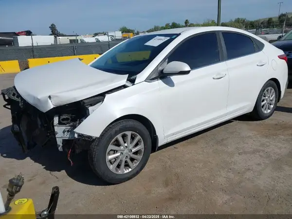 3KPC24A39KE038716 2019 HYUNDAI ACCENT - Image 2