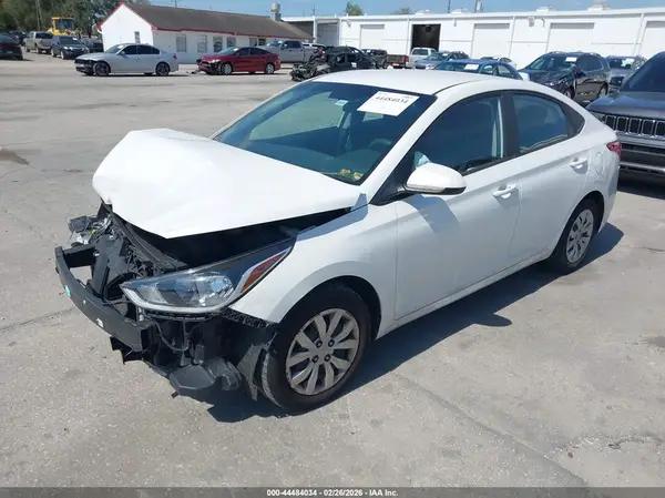 3KPC24A39KE040613 2019 HYUNDAI ACCENT - Image 2