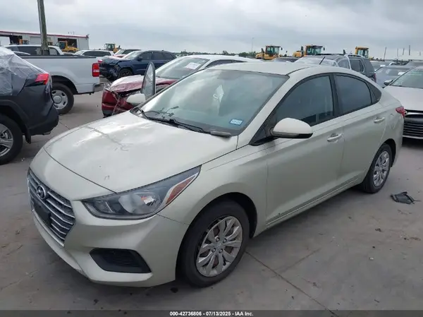 3KPC24A39KE040689 2019 HYUNDAI ACCENT - Image 2