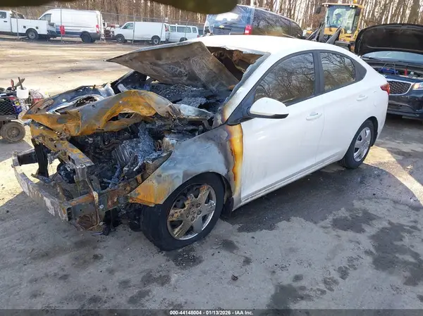 3KPC24A39KE045603 2019 HYUNDAI ACCENT - Image 2