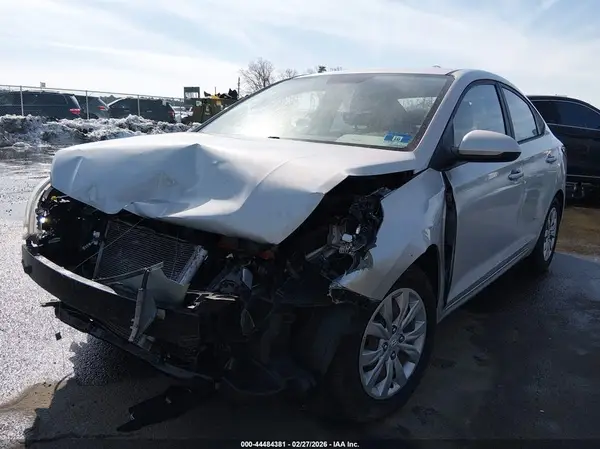 3KPC24A39KE046752 2019 HYUNDAI ACCENT - Image 2