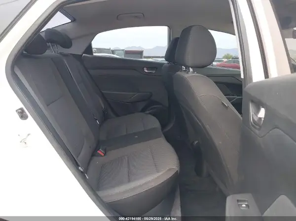 3KPC24A39KE058061 2019 HYUNDAI ACCENT - Image 8