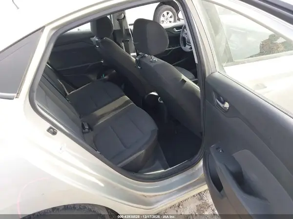 3KPC24A39KE061865 2019 HYUNDAI ACCENT - Image 8