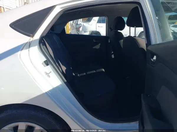 3KPC24A39KE068265 2019 HYUNDAI ACCENT - Image 8