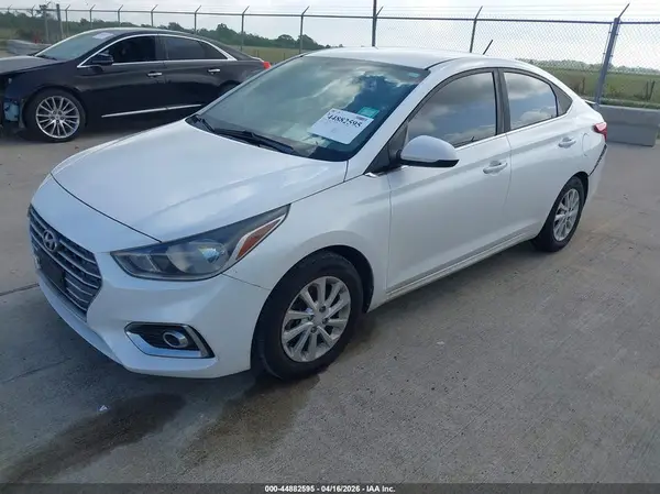 3KPC24A39KE069318 2019 HYUNDAI ACCENT - Image 2
