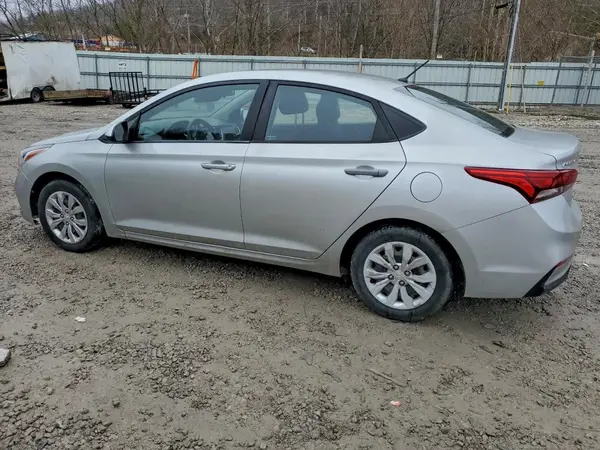 3KPC24A39KE077242 2019 HYUNDAI ACCENT - Image 2