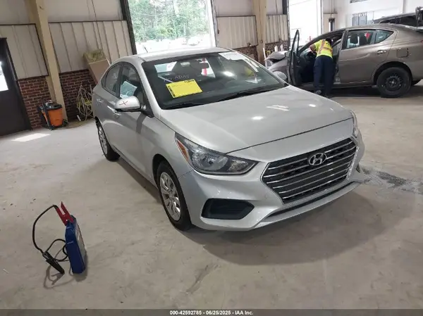 3KPC24A39KE077354 2019 HYUNDAI ACCENT - Image 1